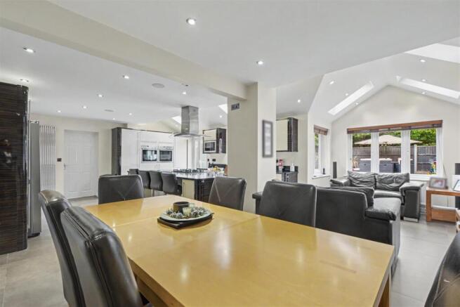 Open Plan Lounge/Dining Kitchen