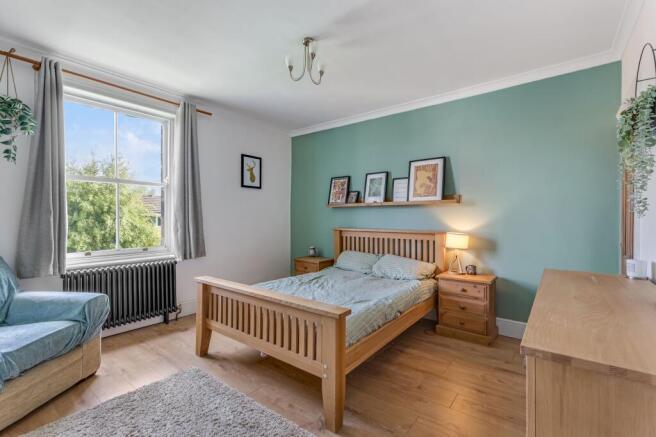 4 bed Terraced for sale Image 8