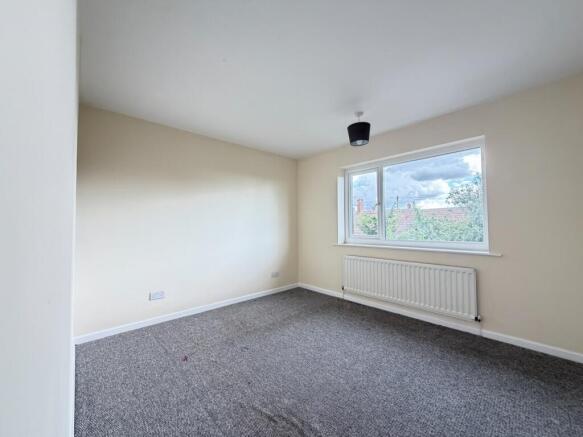 3 bed Semi-Detached to rent Image 5