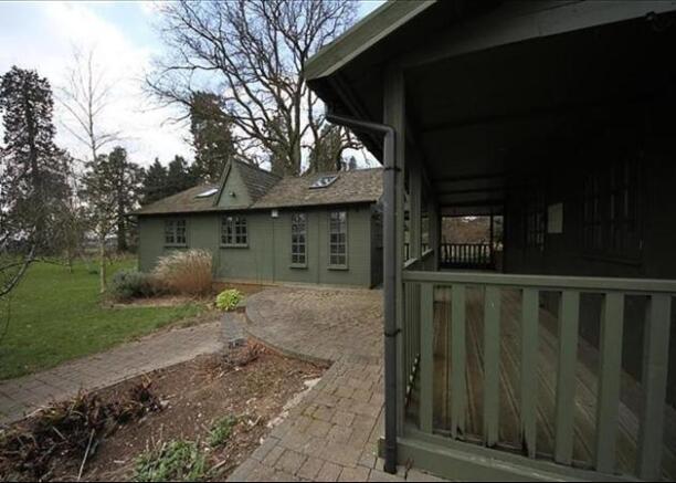 5 bedroom property to rent in Beenham, Reading