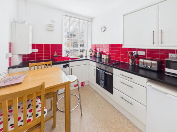 2 bed Apartment for sale Image 4