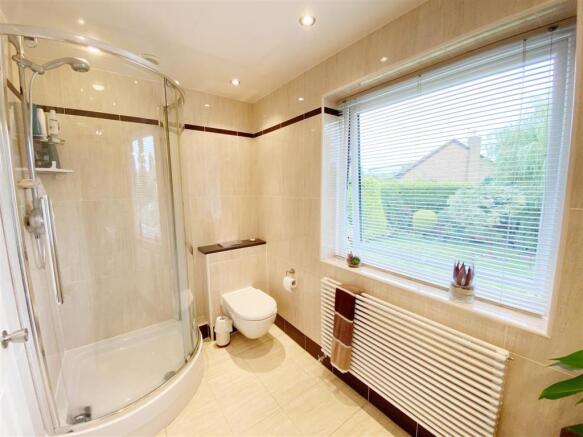 En-Suite pic 2.jpg