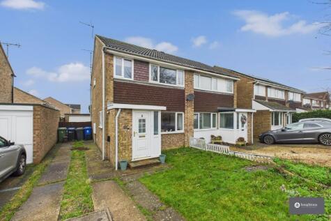 Martial Daire Boulevard, Brackley, NN13