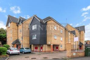 Flat 8, Bordeston Court, The Ham, Brentford TW8 8HW