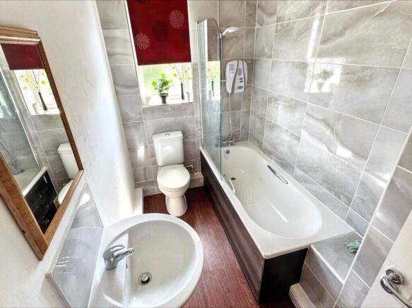 3 bed Terraced for sale Image 12