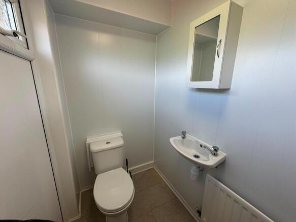 4 bed End of Terrace to rent Image 9