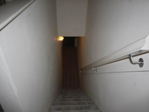 2 bed Flat to rent Image 6