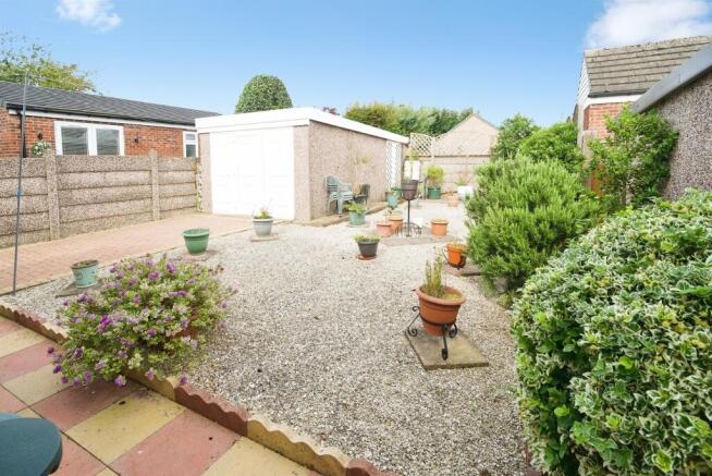 2 bed Detached Bungalow for sale Image 9