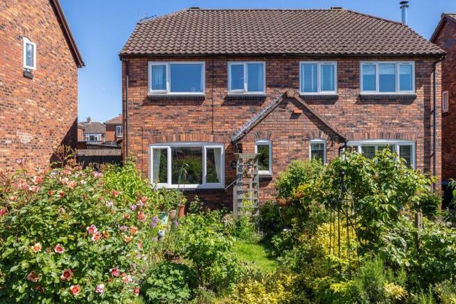 3 bed Semi-Detached for sale Image 12