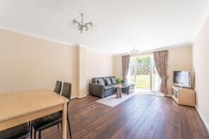 39, Heton Gardens, Hendon, London NW4 4XS