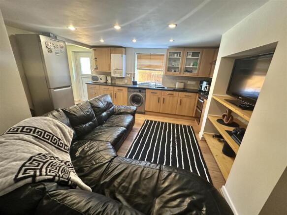 2 bed Terraced for sale Image 6