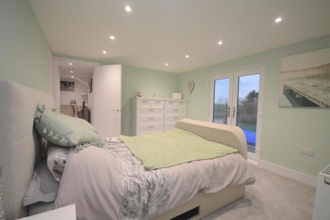 bedroom+1
