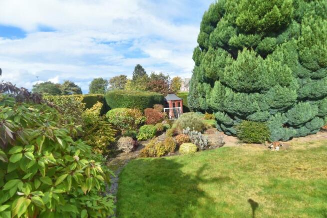 FRONT GARDENS