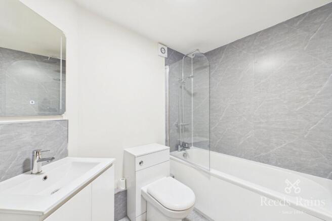 3 bed Apartment to rent Image 7