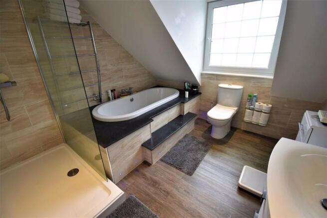 En Suite Bathroom