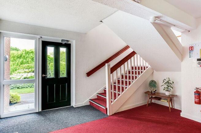 COMMUNAL ENTRANCE