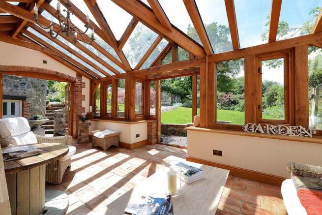 OAK FRAMED GARDEN