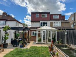 45, Riverdene, Edgware HA8 9TA