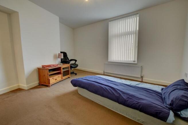 Bed 1.jpg