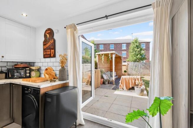 3 bed House for sale Image 10