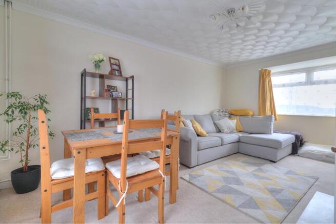 Lounge / Dining area