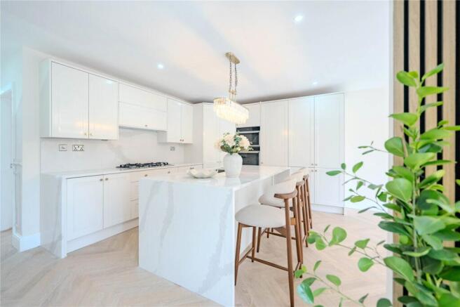 4 bed Semi-Detached for sale Image 4