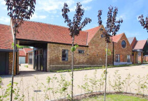 2, Bragbury Barns, Pembridge Gardens, Stevenage SG2 8BQ