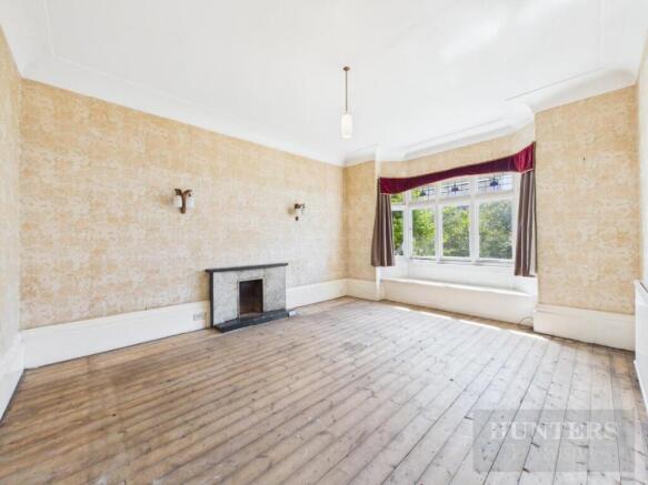 5 bed Detached for sale Image 8