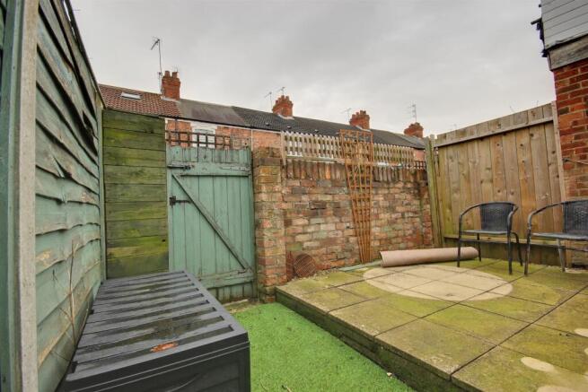 2 bed House to rent Image 11
