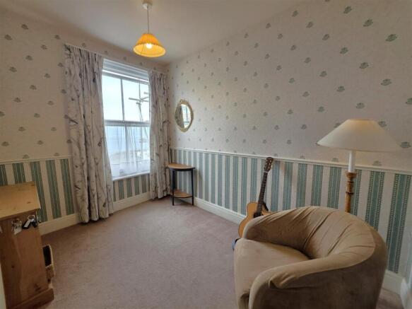 2 bed Apartment for sale Image 12