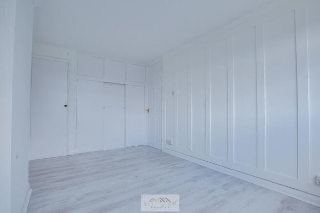 3 bed Semi-Detached for sale Image 12