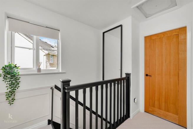 3 bed Semi-Detached for sale Image 9