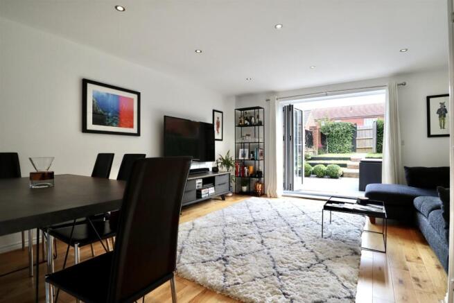 Living Room 3.jpg