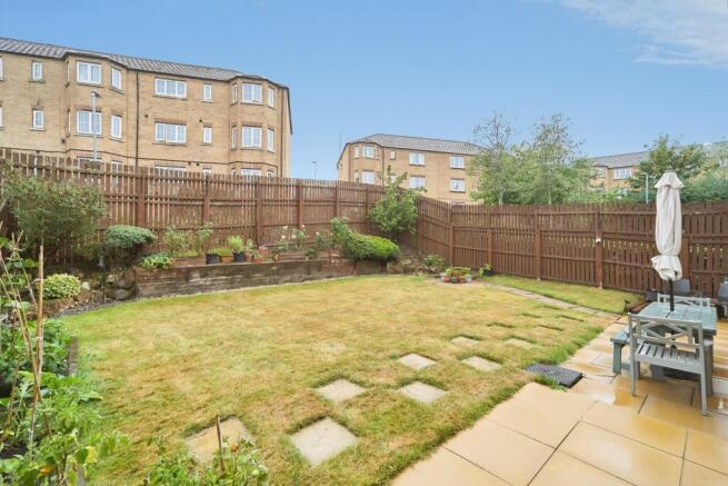 6 bed Detached for sale Image 9