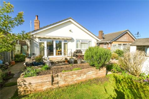 Chiltern Drive, Barton on Sea, New Milton, Hampshire, BH25