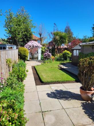 2 bed Semi-Detached for sale Image 9