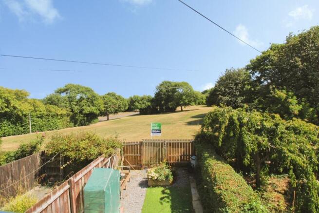 3 bed Terraced for sale Image 10