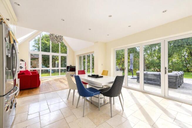 Kitchen/Dining Area