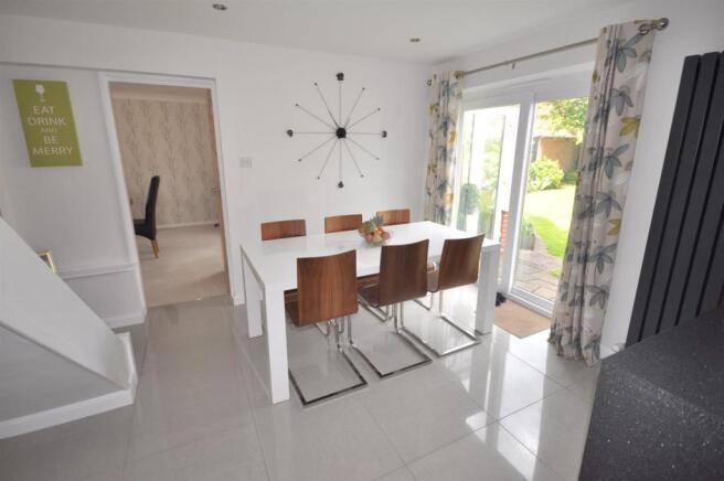 DINING/LIVING AREA