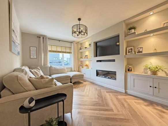 Halecombe Road 17 - Living Room.jpg