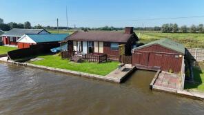 67 Reedsmere, North East Riverbank, Great Yarmouth NR29 5NE