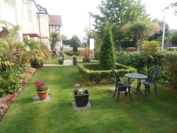 Gardens (2).JPG