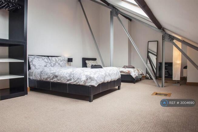 2 bed Flat to rent Image 12