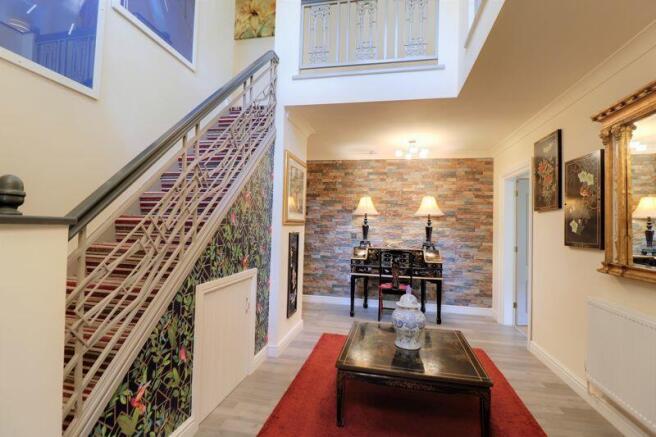 Hallway & Gallery Landing