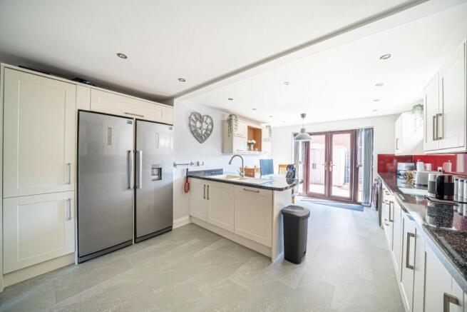 Danehurst Place, Andover, SP10 photo 4