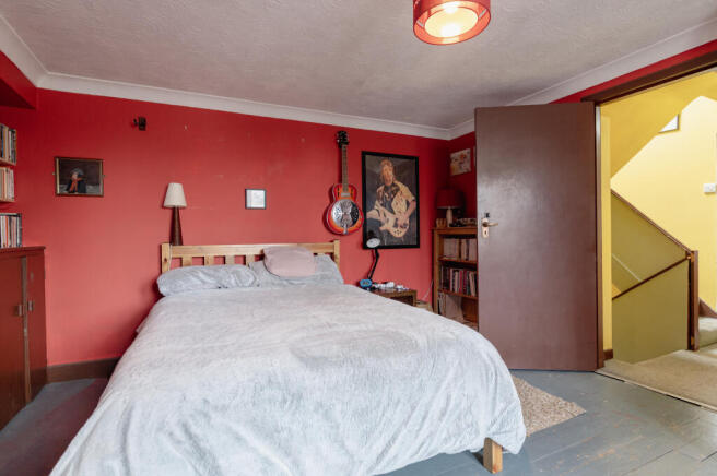 Bed 1 to Hall