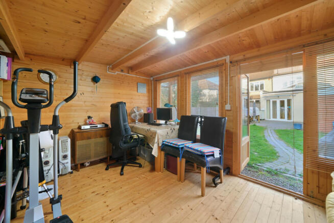 Photo 12