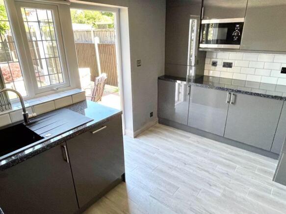 Kitchen (2)