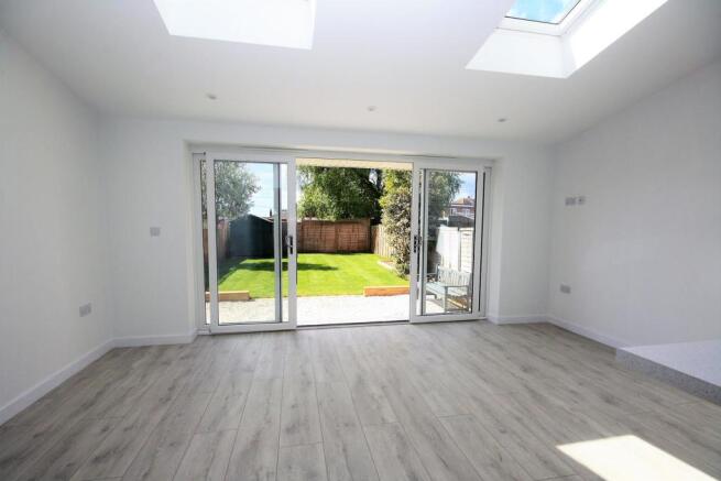 DINING / FAMILY ROOM