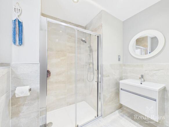 4 bed Detached for sale Image 7